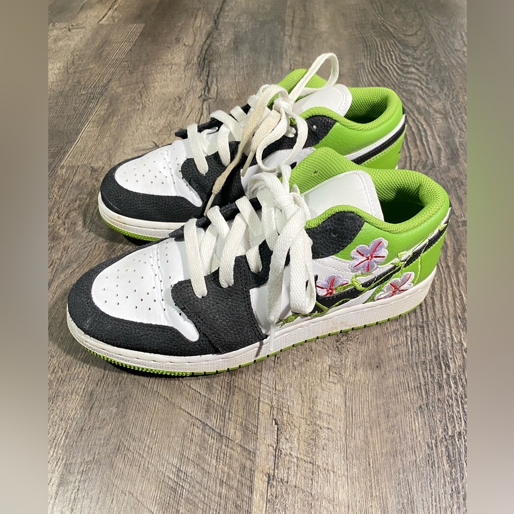 NIKE Air Jordan 1 Low SE Floral Sneakers